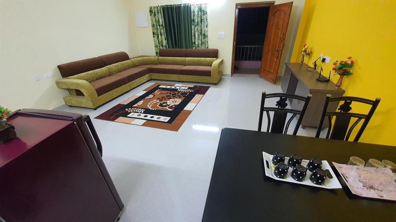 Tirupati Homestay - 2Bhk Ac Family Apartments Near Alipiri And Kapilatheertham - Walk To A2B Veg Restaurant - Wifi - Android Tv - Easy Access To Tirumala Экстерьер фото