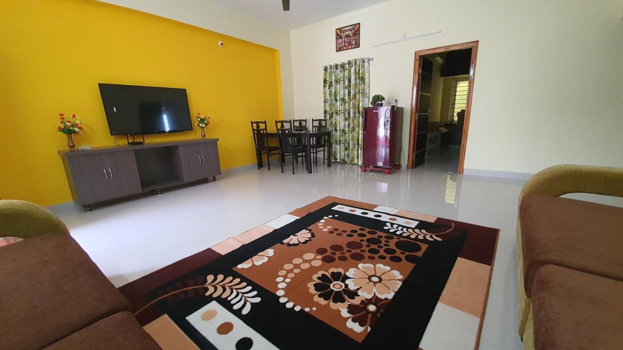 Tirupati Homestay - 2Bhk Ac Family Apartments Near Alipiri And Kapilatheertham - Walk To A2B Veg Restaurant - Wifi - Android Tv - Easy Access To Tirumala Экстерьер фото