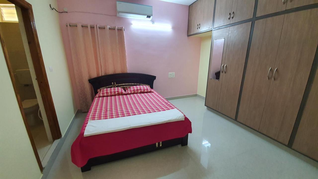 Tirupati Homestay - 2Bhk Ac Family Apartments Near Alipiri And Kapilatheertham - Walk To A2B Veg Restaurant - Wifi - Android Tv - Easy Access To Tirumala Экстерьер фото